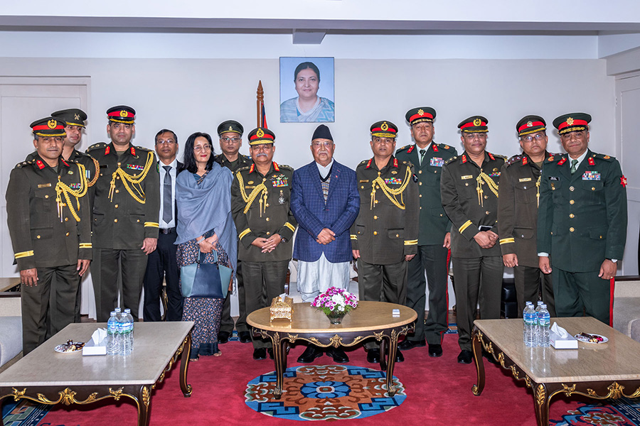 प्रधानमन्त्री ओली र बङ्गलादेशका सेना प्रमुख अहमेदबीच भेटवार्ता
