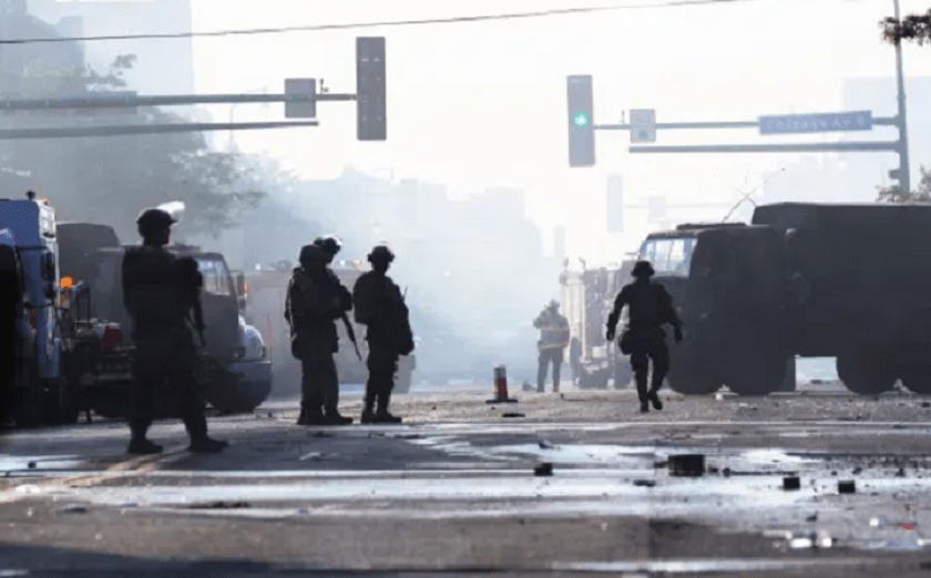 अमेरिकामा हिंसा भड्कियो, हजारौँ गिरफ्तार, ४० शहरमा कर्फ्यू