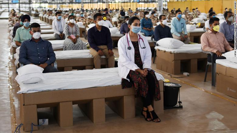 कोरोना संक्रमितका लागि भारतमा ‘विश्वकै ठूलो’ अस्पताल स्थापना
