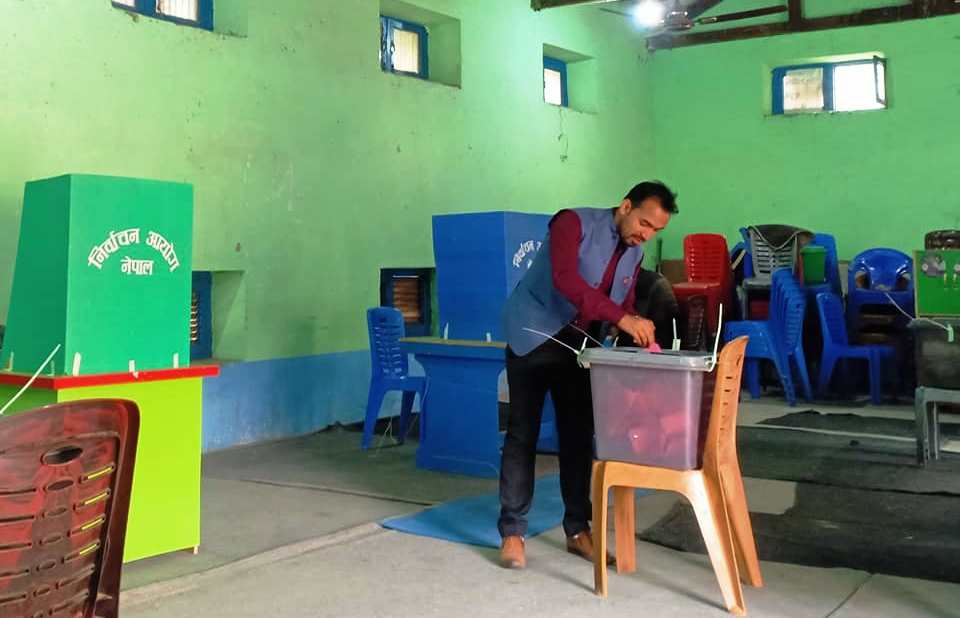 नेपाल पत्रकार महासंघको निर्वाचन अन्तरगत अहिले देशैभरी मतदान जारी