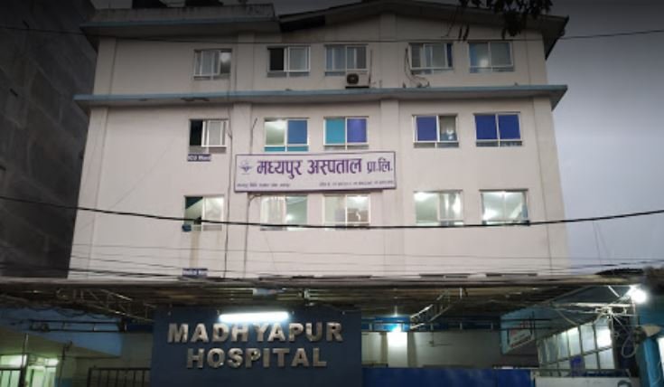 अक्सिजनको चरम अभाव : मध्यपुर अस्पतालले कोरोनाका विरामीको उपचार नगर्ने