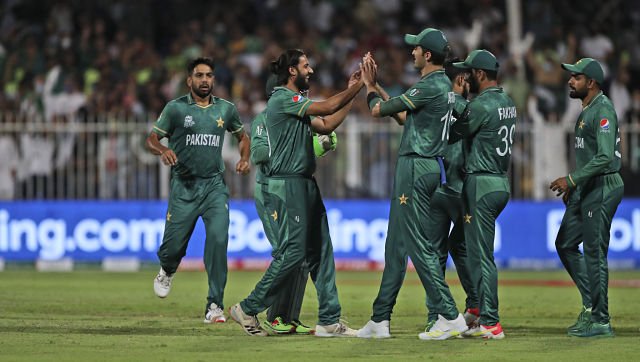 टी–२० विश्वकप : लगातार चौथो खेल जित्दै पाकिस्तान सेमिफाइनलमा