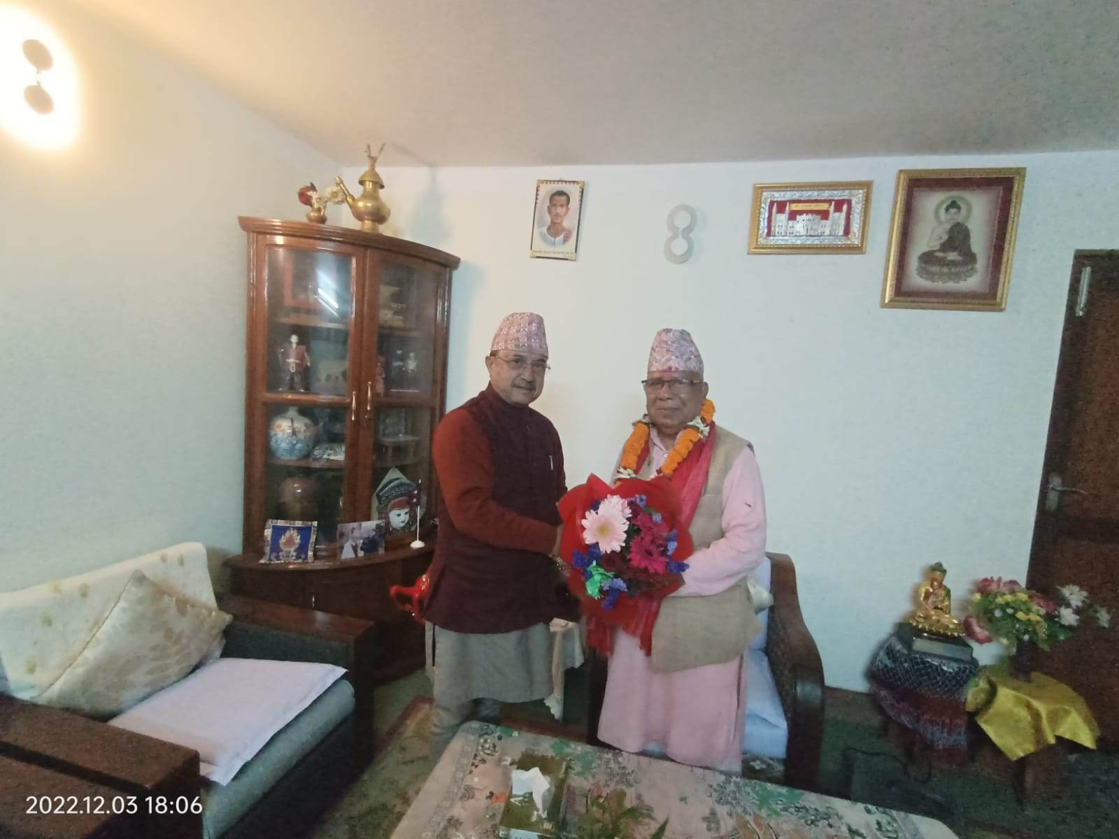 माधव नेपाल र कांग्रेस उपसभापति खड्काबीच भेटवार्ता