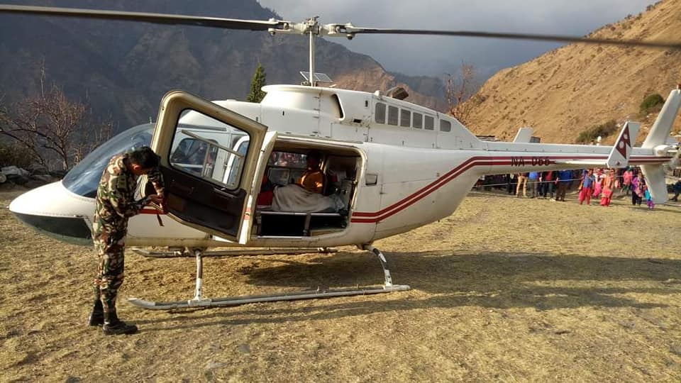 अपिहिमाल गाउँपालिकाकी एक सुत्केरी महिलाको हेलिकप्टर मार्फत उद्दार