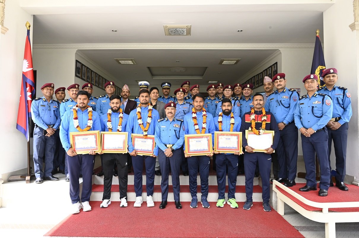 एसीसी प्रिमियर कप बिजेता नेपाल प्रहरीका ६ जना क्रिकेट खेलाडीहरू सम्मानित