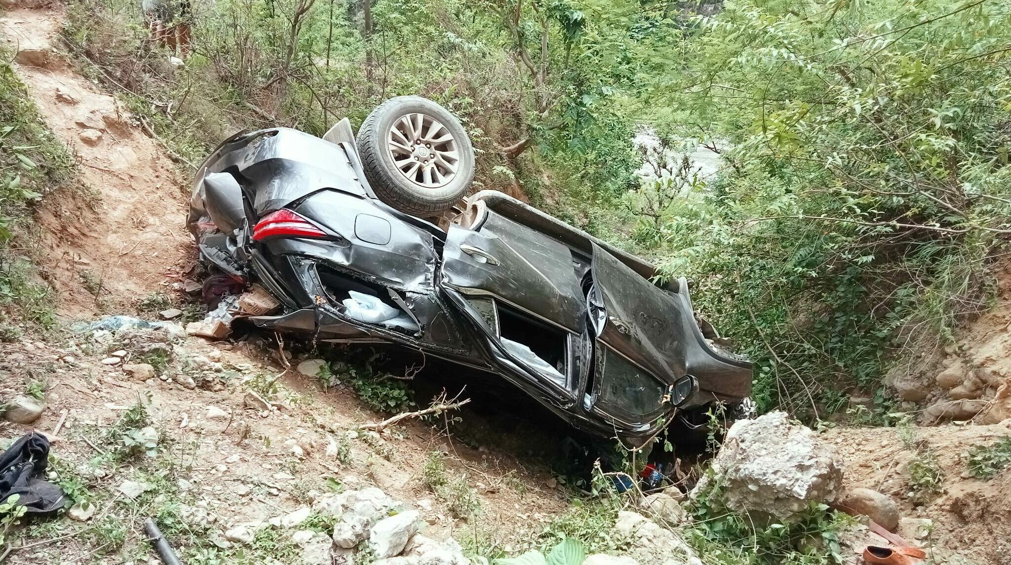 सुदुरपश्चिमका कानुनमन्त्री सिंह सवार गाडी दुर्घटना