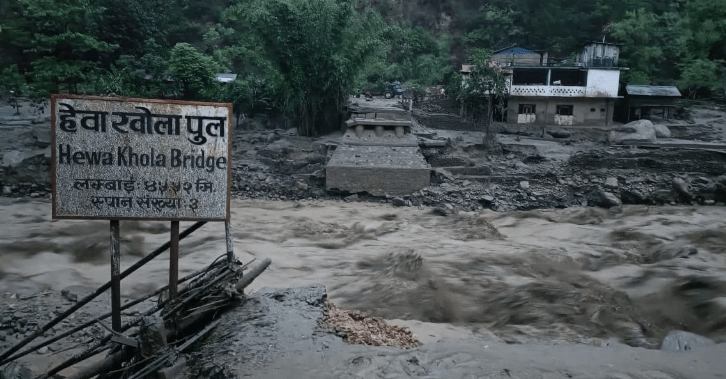 सङ्खुवासभामा बाढीले बगाएर एक जनाको मृत्यु, १६ जना बेपत्ता