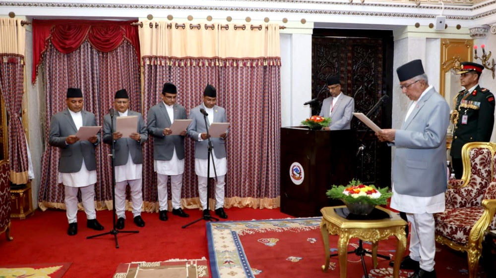 विभिन्न चार मुलुकका लागि नियुक्त नेपाली राजदूतहरुले पद तथा गोपनियताको शपथ लिए