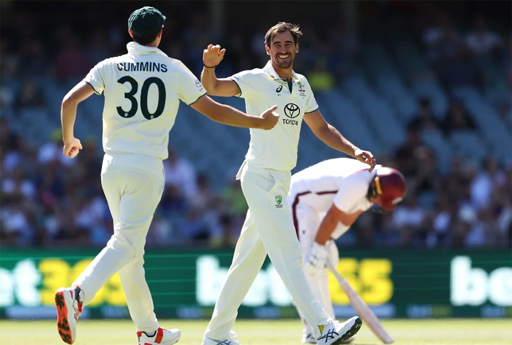 वेस्टइन्डिजविरुद्ध अस्ट्रेलिया १० विकेटले विजयी