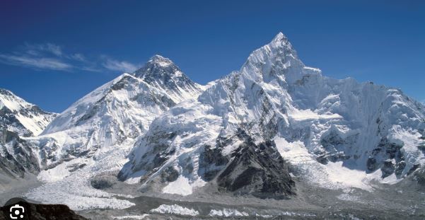 सगरमाथा यात्राको दस्तुर बढ्यो, बिदेशीले अब २० लाख तिर्नुपर्ने